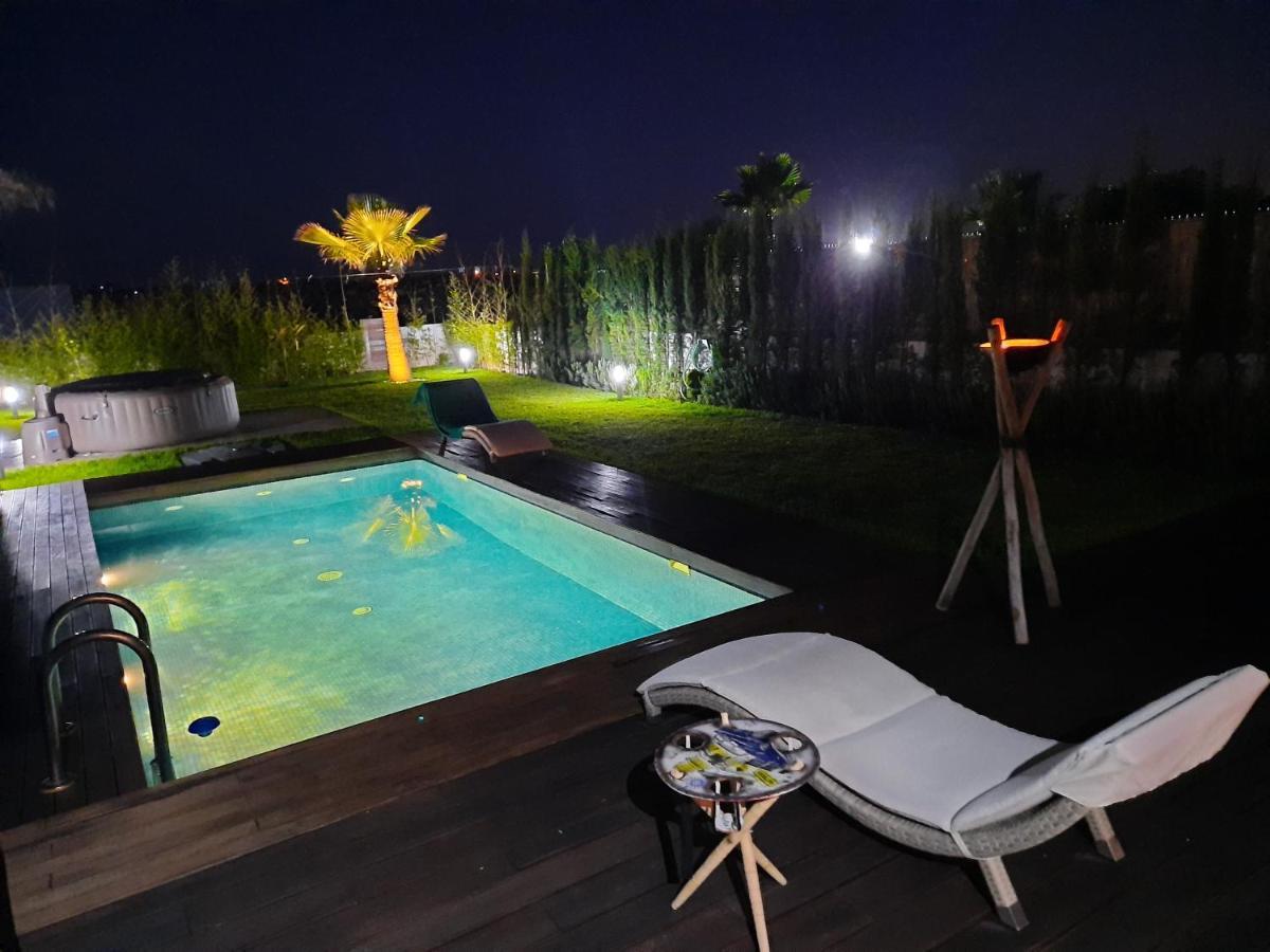 Superbe Villa Avec Piscine Plages Des Nations Rabat Exterior foto